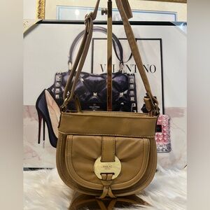 Relic Sold Tan Crossbody Bag with Adjustable Strap